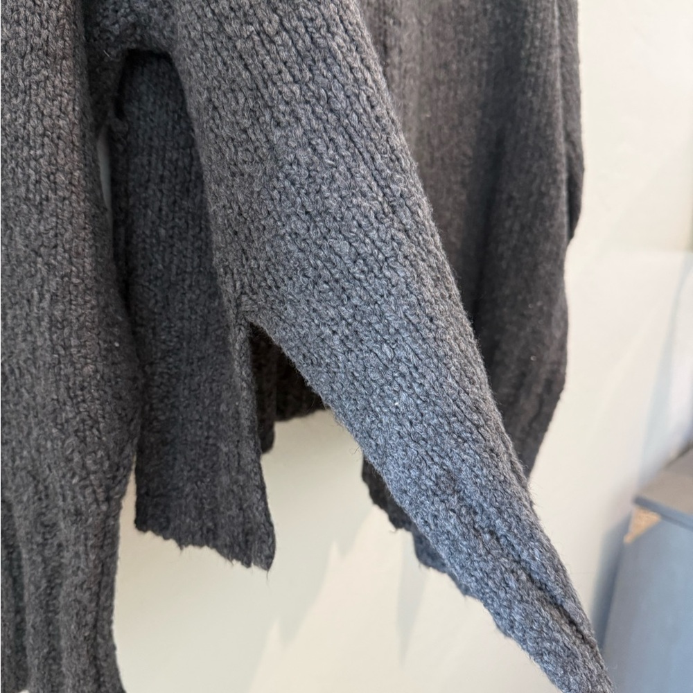 Urban Outfitters Cozy Gray Heavy Knit Button-Up Sweater Cardigan NWT - Picture 4 of 4